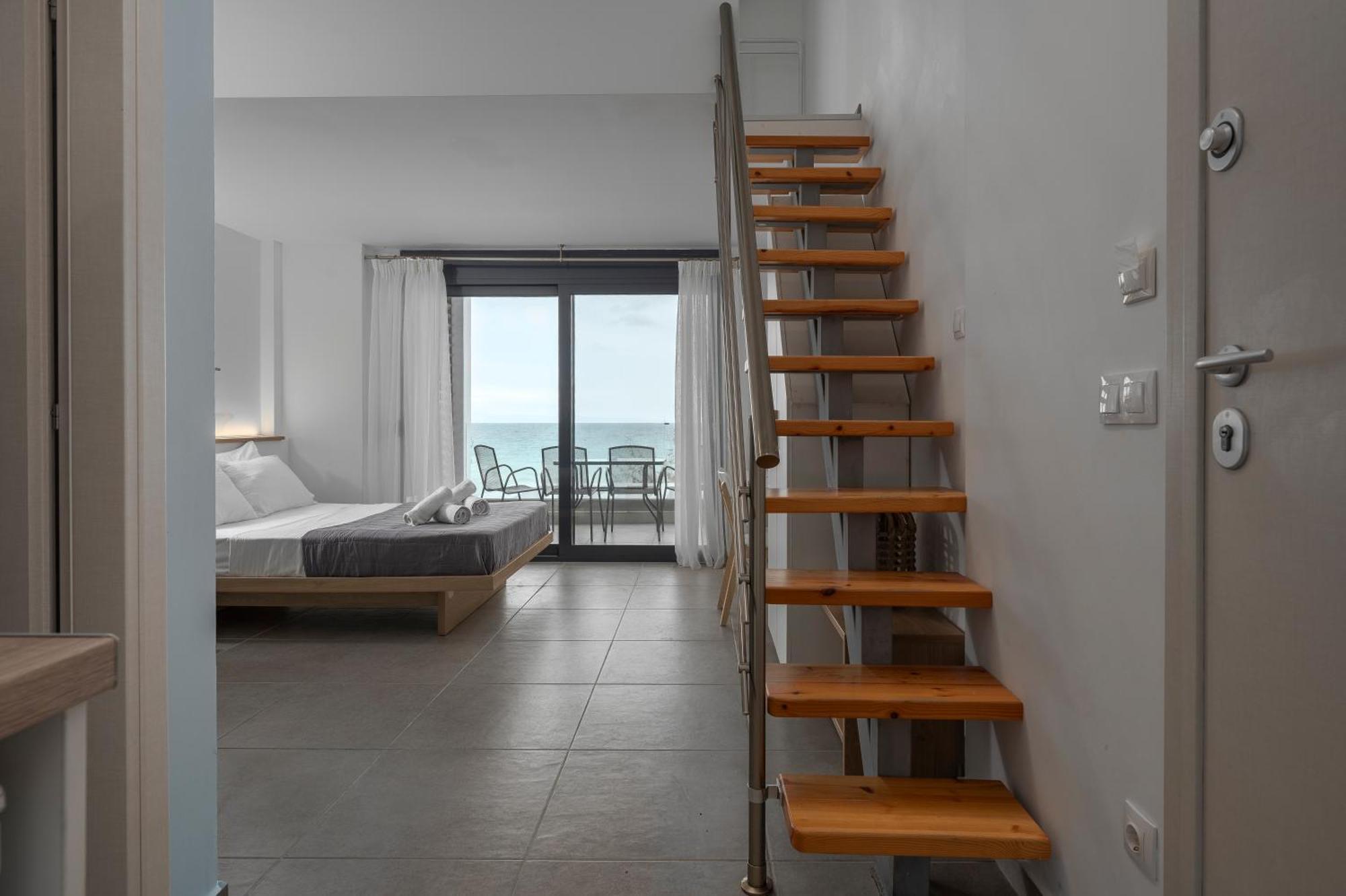 Cavo Blue Coastal Living Apartment โปไลโครโน ภายนอก รูปภาพ